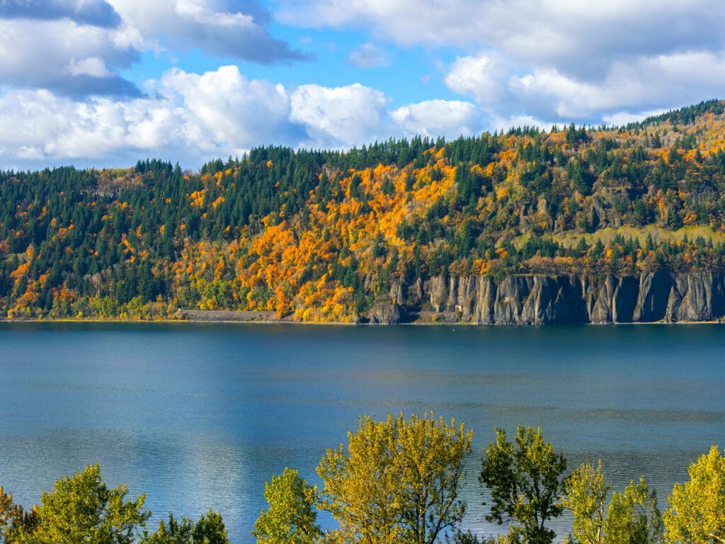 Bridal Veil State Scenic Viewpoint in Corbett, Oregon