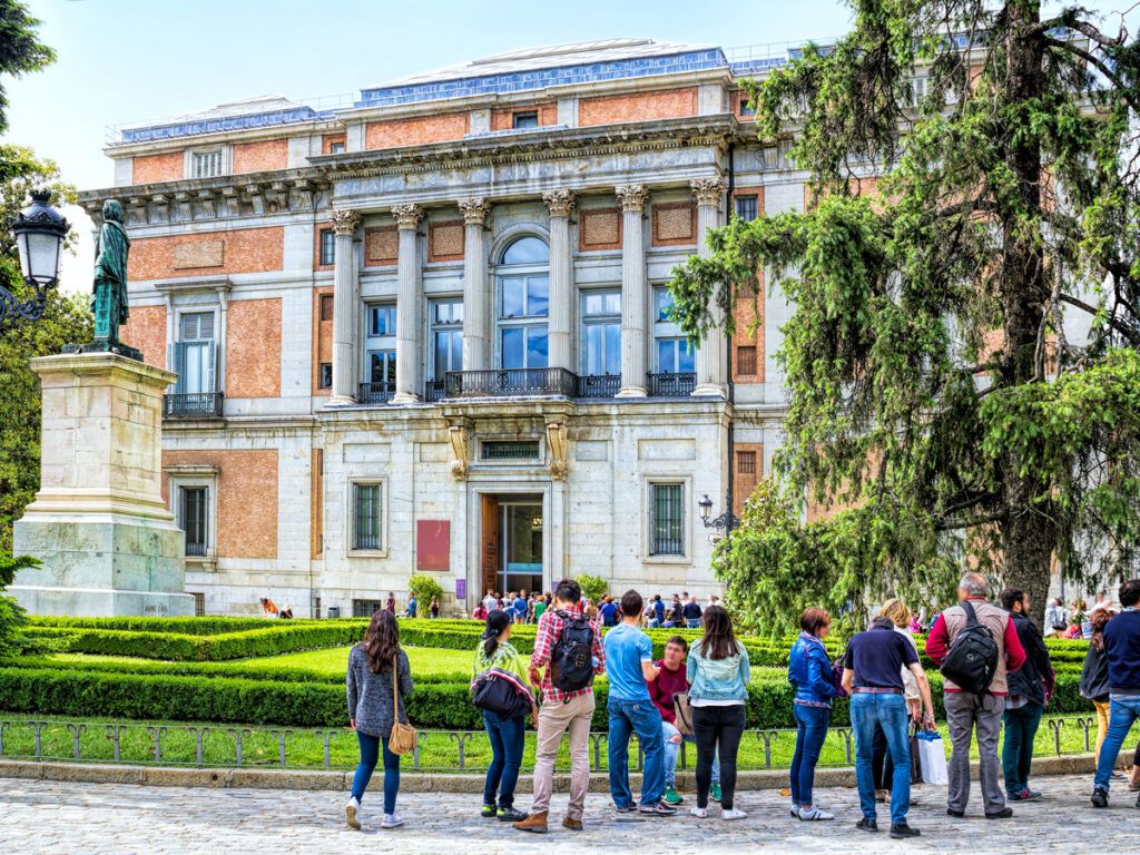 Visitors outside the Museo del Prado