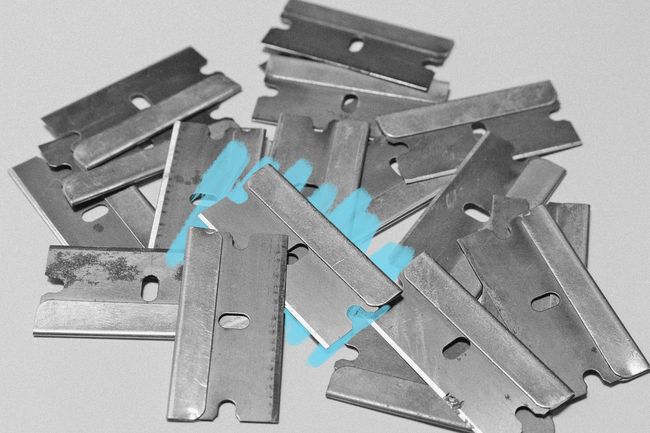 Razor blade collection