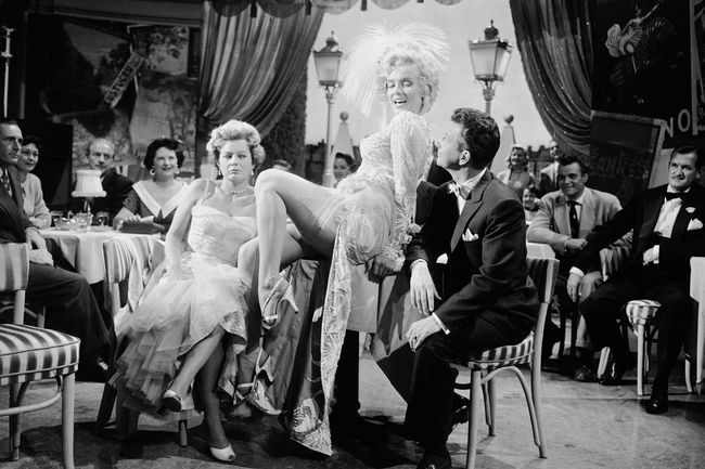 Marilyn Monroe dancing, 1954