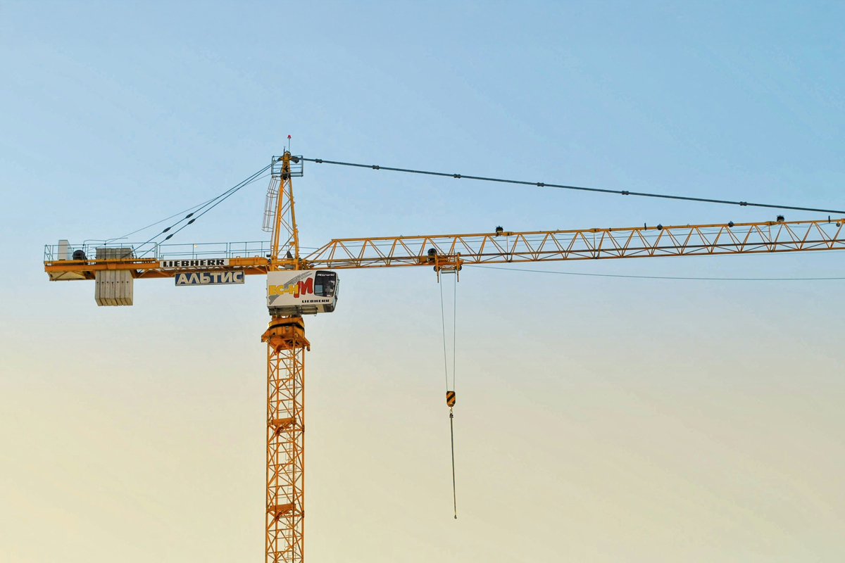 A construction crane