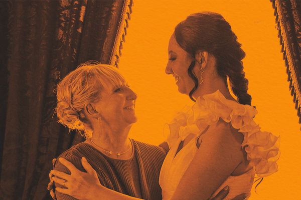Mother-in-Laws or Mothers-in-Law? How To Pluralize Compound Nouns
